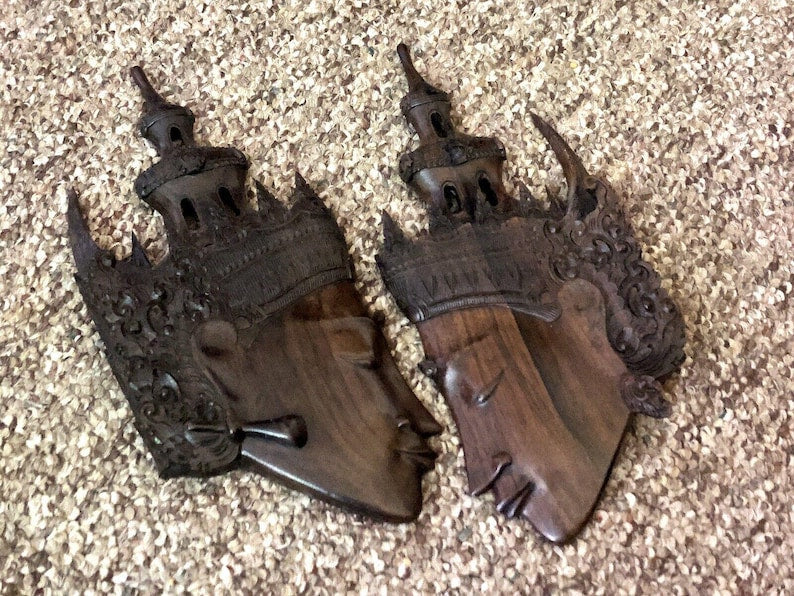 2 tentures exotiques sculptées à la main Ramayana Bali-Indonésie Âge inconnu Bois de Cocobolo