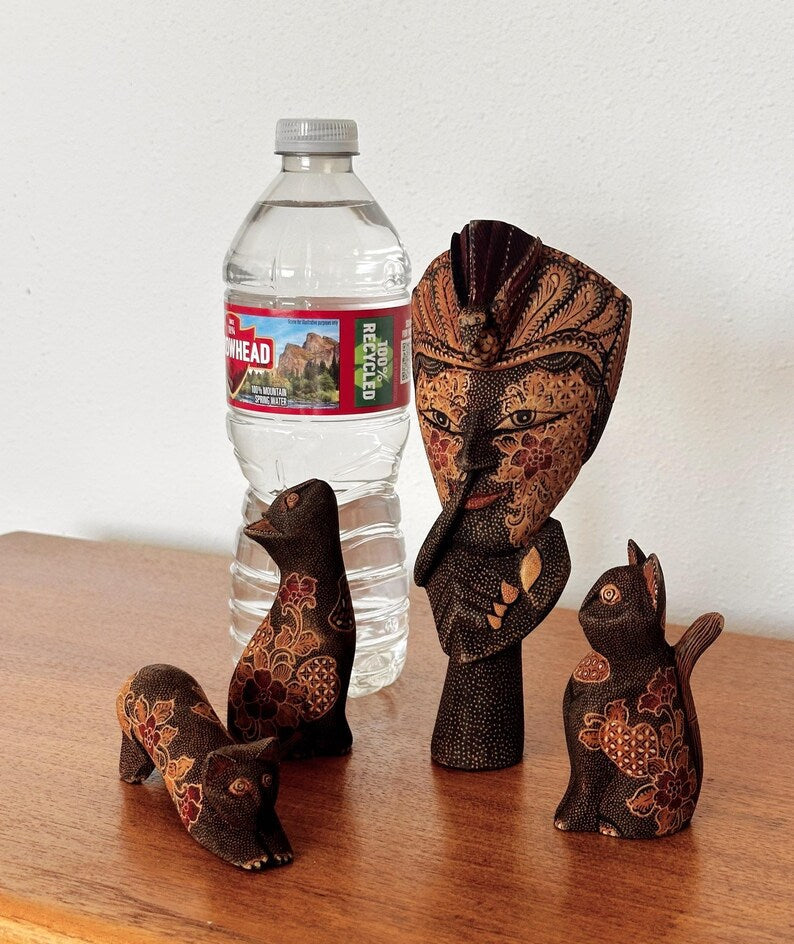Décor d'ornement en bois sculpté à la main, fabriqué à Bali, Indonésie, art populaire, vendu à l'unité.